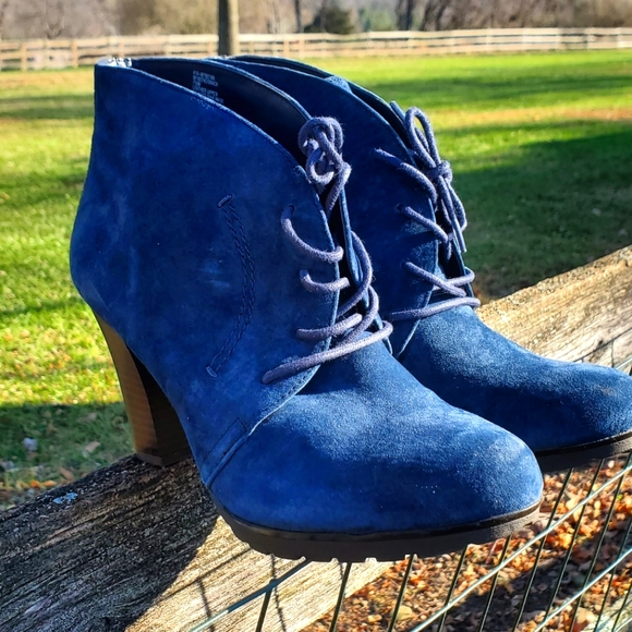White Mountain blue suede heeled booties, size 7.5 - Picture 1 of 4